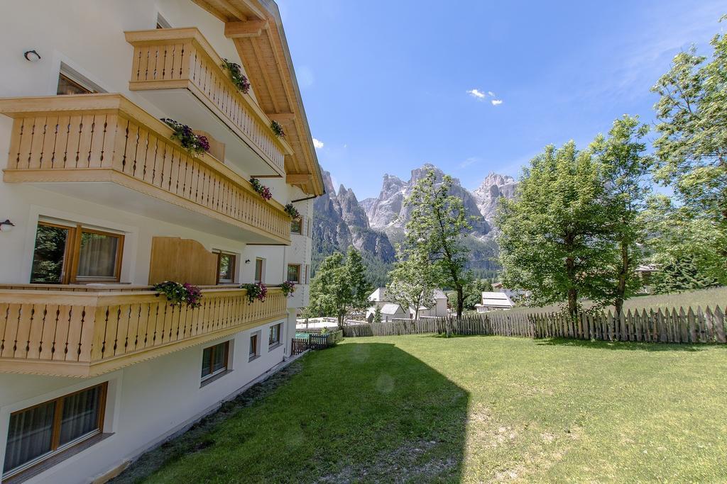Garni La Dorada Aparthotel Colfosco Exterior photo